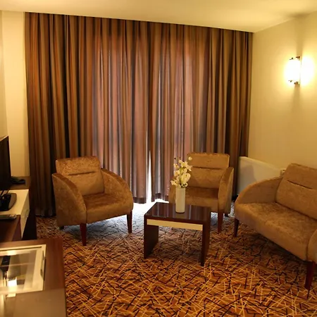 ホテル Yuecelen Mugla