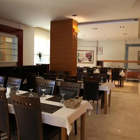 ホテル Yuecelen Mugla 4*