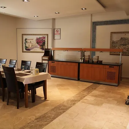 Yuecelen Mugla ホテル 4*
